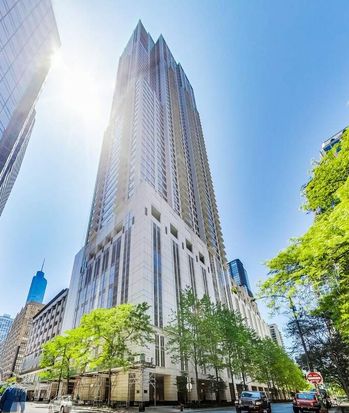 55 E Erie St APT 2704, Chicago, IL 60611