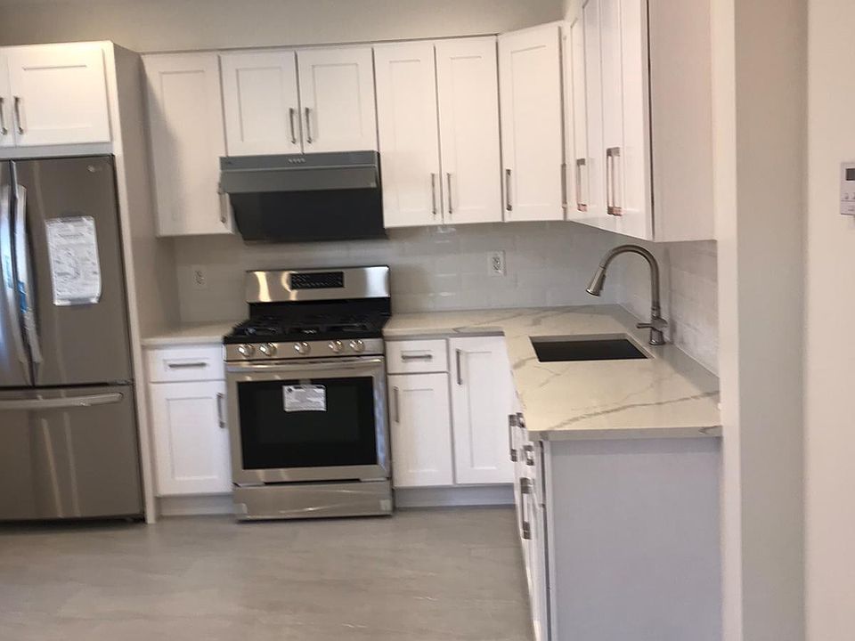 1st image of 14927 20th Ave Floor 1