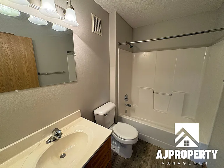 7003 W 56th St — Photo 8