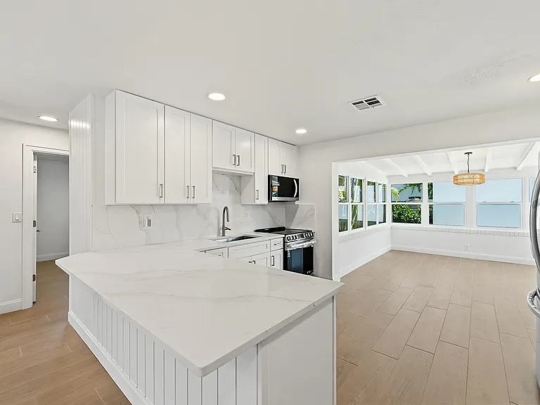 802 Lytle St — Photo 16