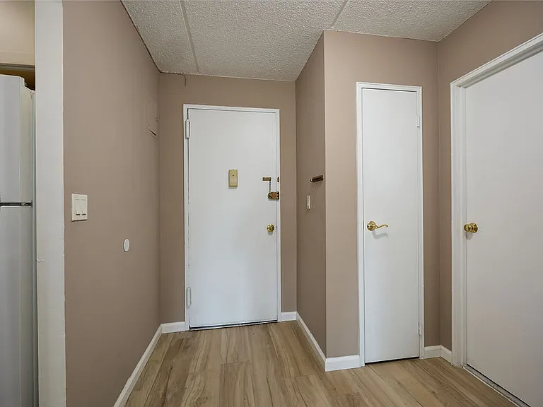 2 Consulate Dr #1J — Photo 13