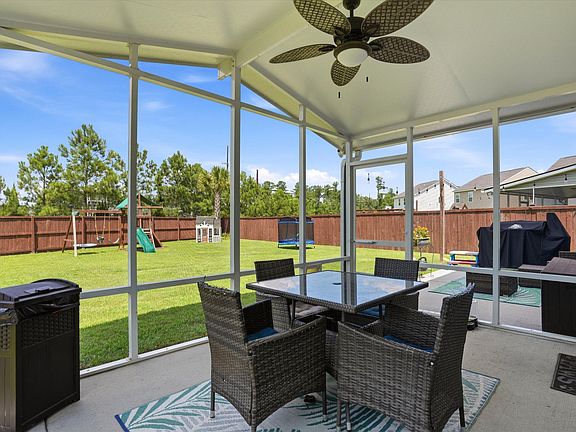 3rd image of 805 Redbud Ln