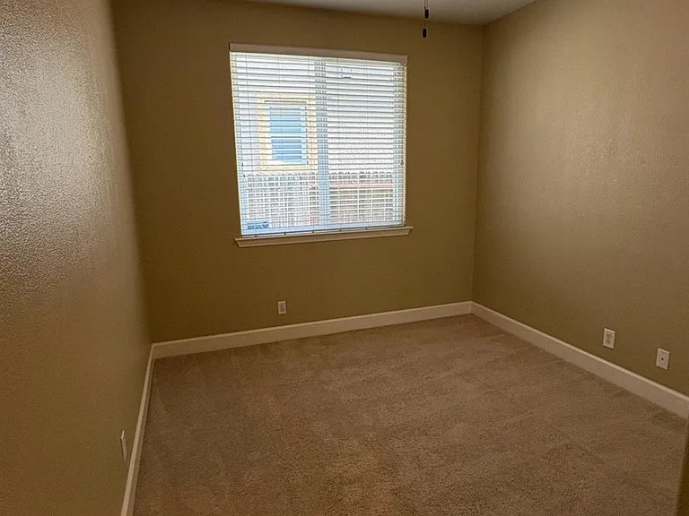 1105 N Perry Ave — Photo 41