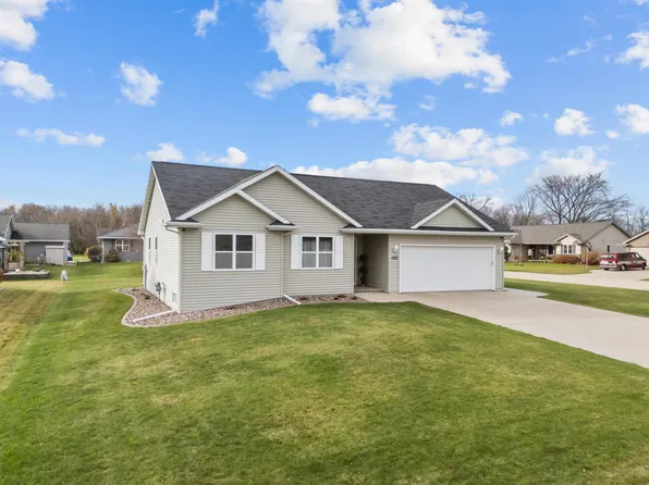 1572 Meadow Flower Ct, Neenah, WI 54956