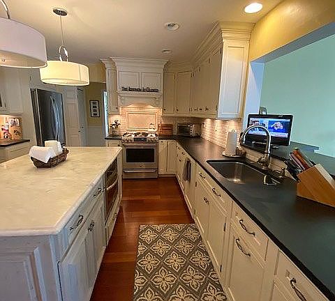 Center Island with Microwave