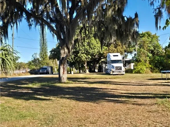 1120 W Prairie St, Avon Park, FL 33825