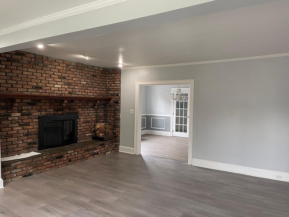 1st image of 15 Lawnview Ave