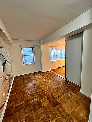 5th image of 100 W 57th St #11B