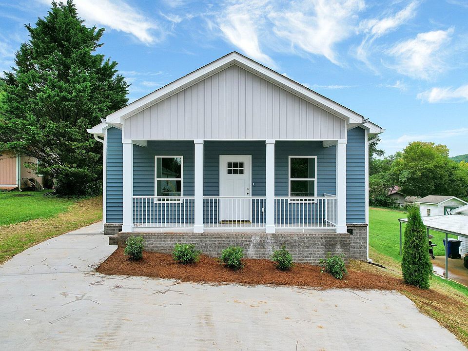 1st image of 426 Cliff Dr SE