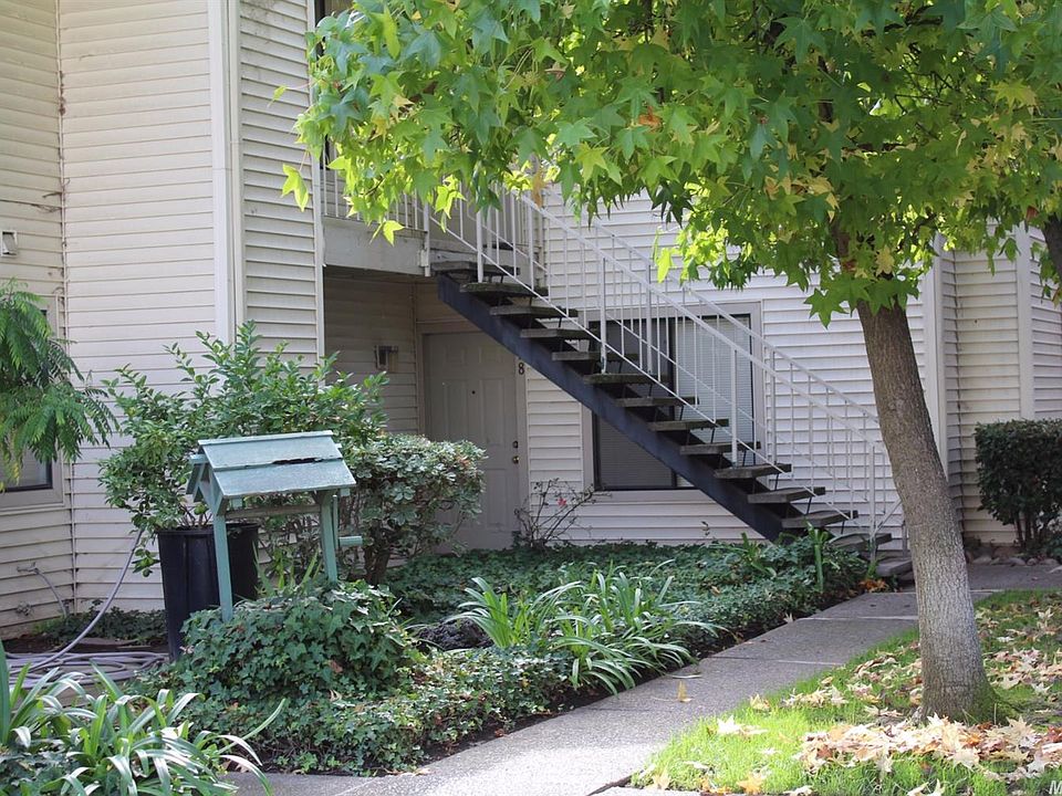 1st image of 58-700 McCoy Ct