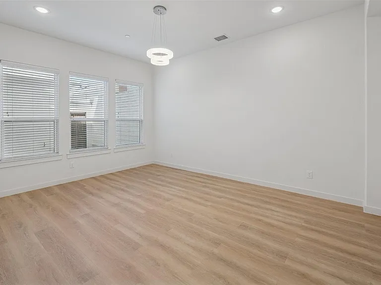 928 Marian Dr — Photo 27
