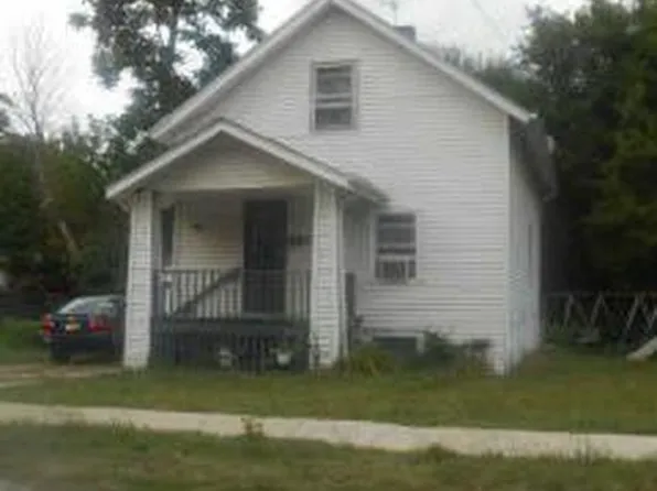 123 E 149th St, Harvey, IL 60426