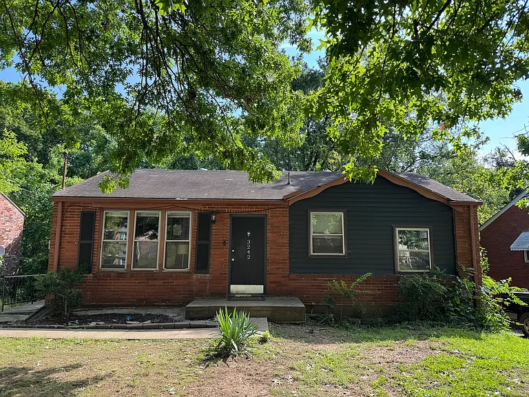 3242 Panorama Dr — Photo 2