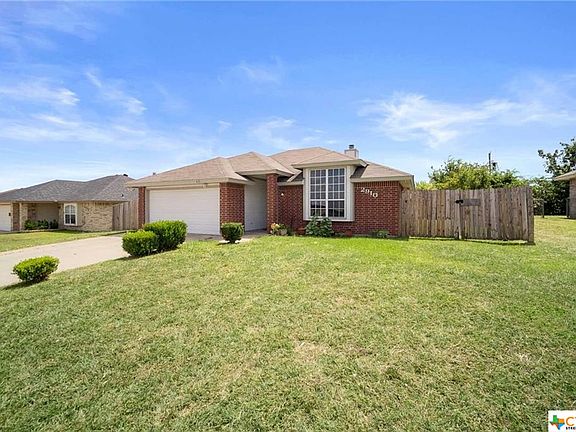 2nd image of 2910 Southhill Dr