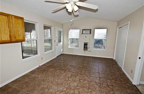 5th image of 301 S Green St