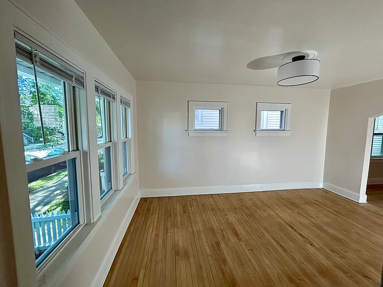 2447 N Bremen St — Photo 10