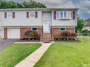 6 Kim Ct, Old Bridge, NJ 08857