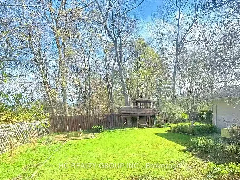 1 Tudor Gate — Photo 45
