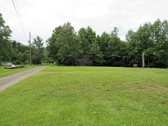 4th image of 235 Richards Ln
