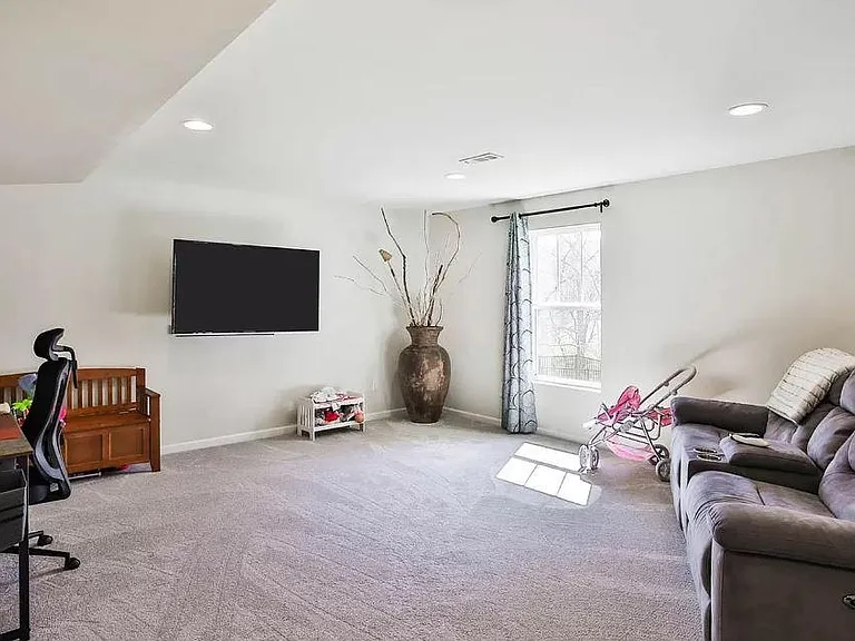 1156 Keighly Xing — Photo 16