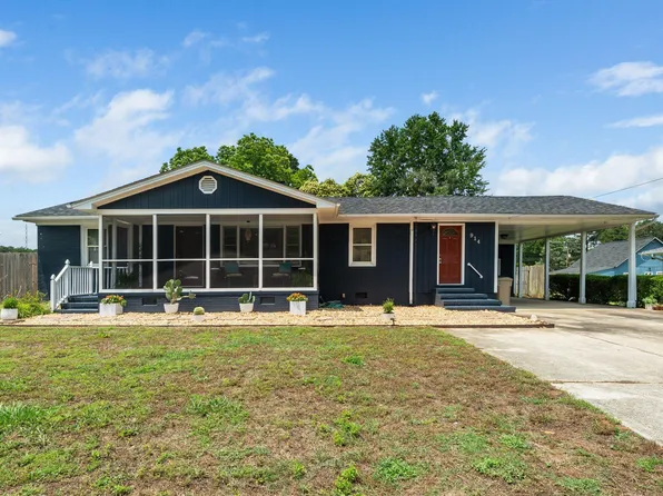 914 Forest Dr, Garner, NC 27529