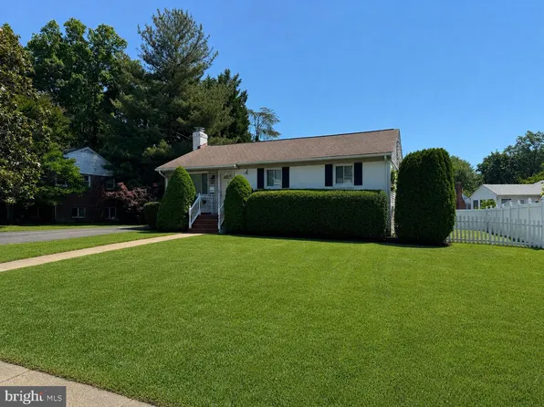 3223 Holly Hill Dr, Falls Church, VA 22042