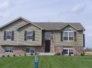10301 N Laurel Ave, Kansas City, MO 64157