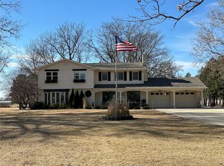 112 S 16th Ave, Winterset, IA 50273