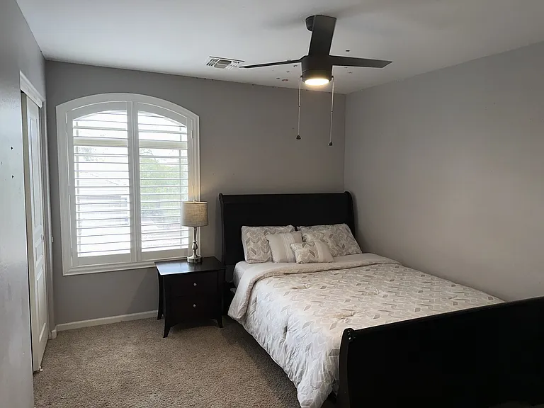 1235 W Castle Dr — Photo 27
