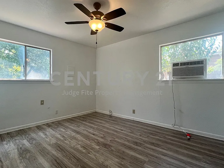 5429 Farnsworth Ave — Photo 6