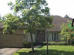 32231 W Spruce Ln, Franklin, MI