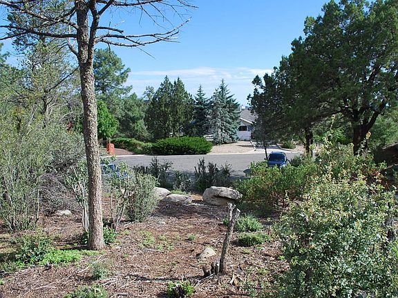 5th image of 1705 Thunderbird Cir