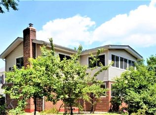 21805 Grand Central Pkwy, Queens Village, NY 11427