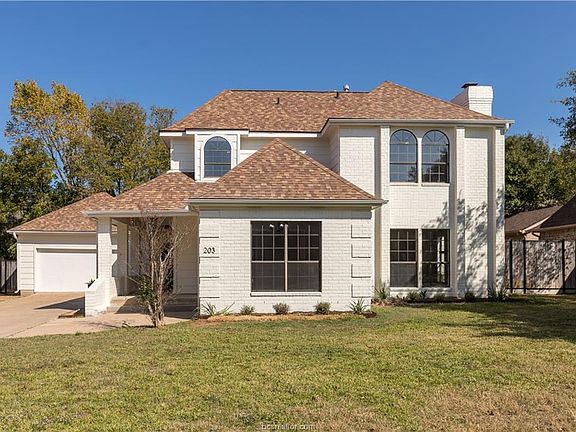 4th image of 203 Fireside Cir