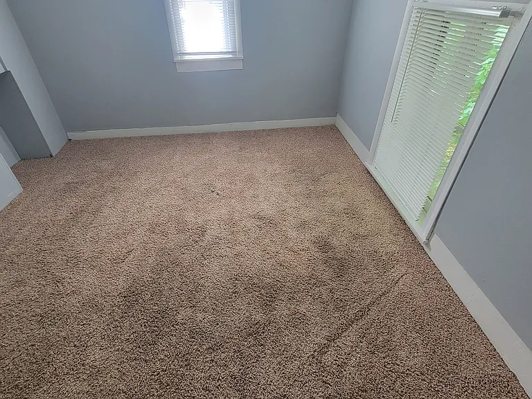 437 E Doty Ave — Photo 41