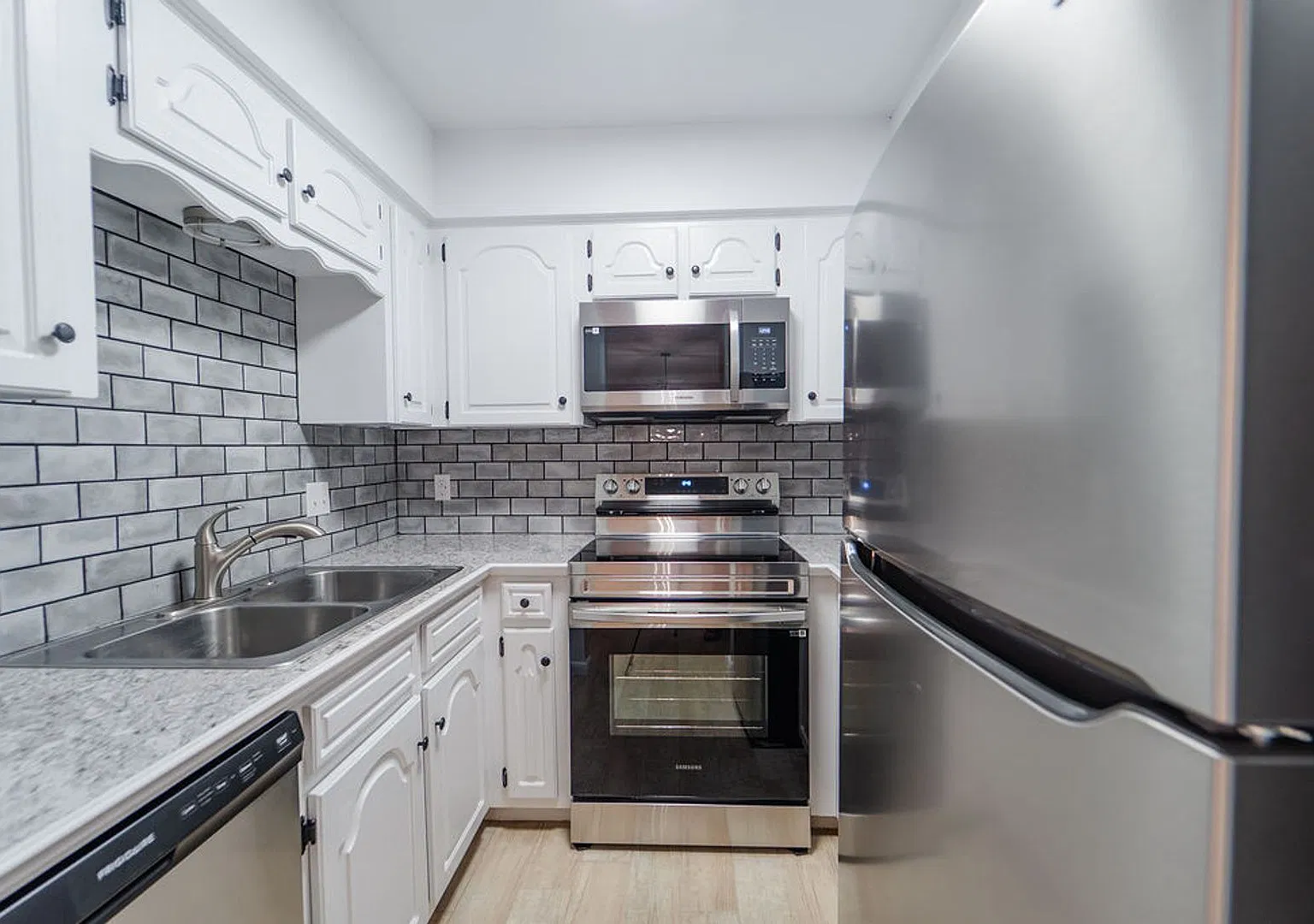 3 bedrooms and 2 full bathrooms — Photo 2