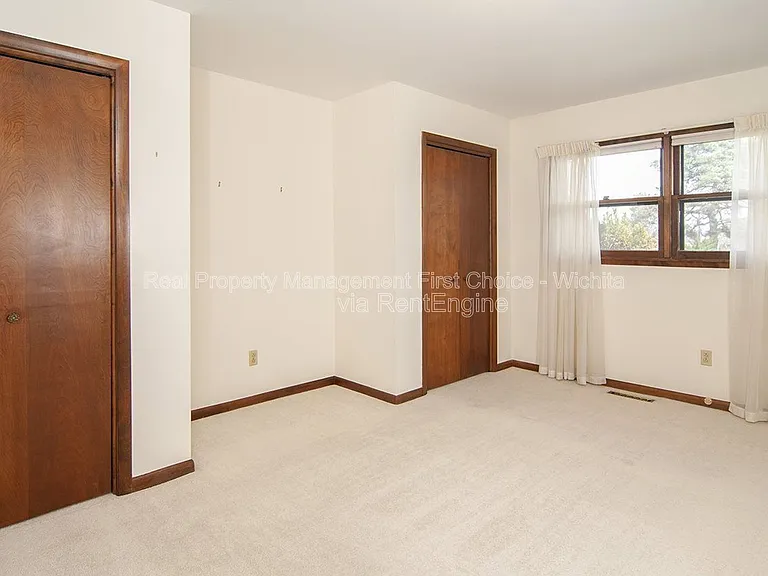 244 N Live Oak Ln — Photo 24