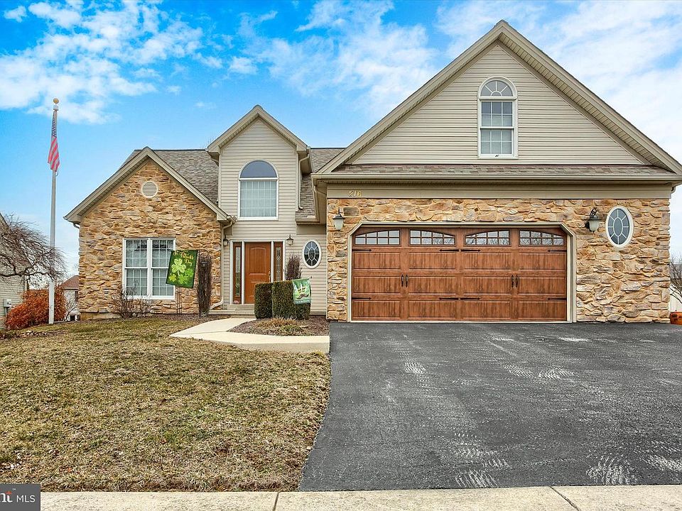 1st image of 216 Fox Grove Pl
