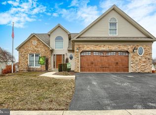 216 Fox Grove Pl, Hummelstown, PA 17036