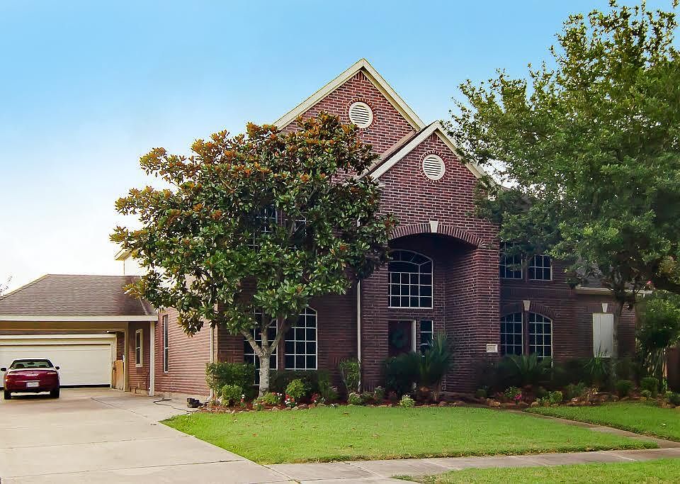 1st image of 2515 Lawton Dr