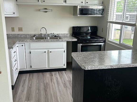 3rd image of 742 Fairwood Dr APT 3