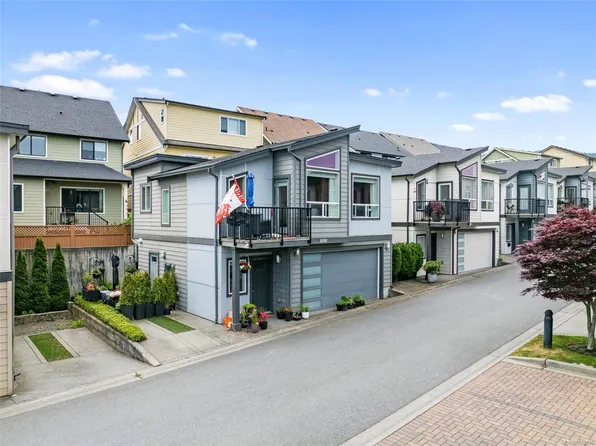 1005 Boeing Close, Langford, BC V9B 0R2