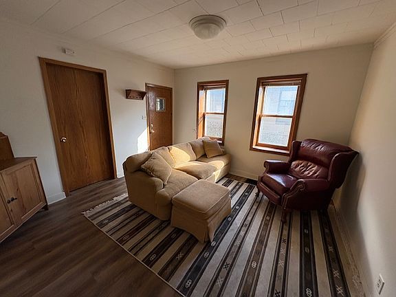 Living room dimensions 12x12