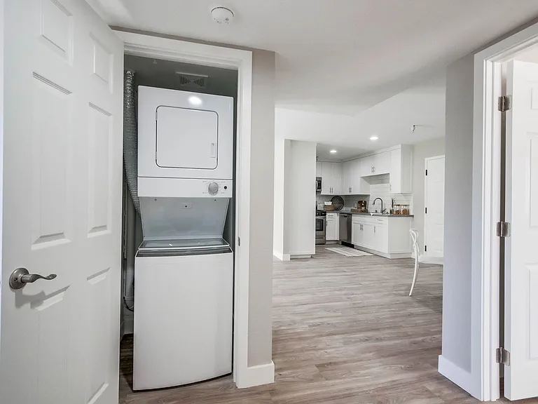 Eugene Eddy | Newly Renovated Apartment Homes — Photo 19