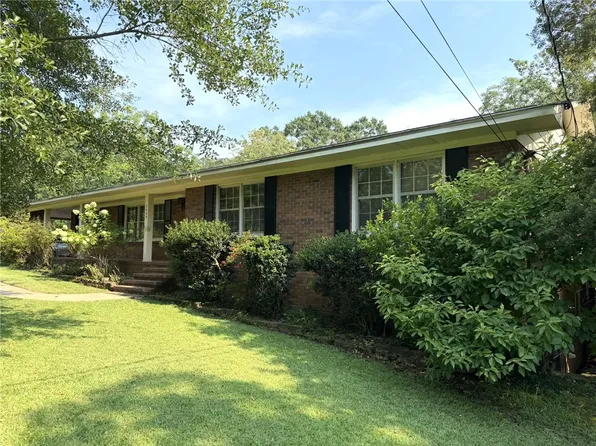 1909 Highpoint Dr, Opelika, AL 36801
