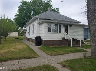 308 NE 1st St, Linton, ND 58552