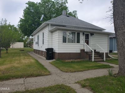 308 NE 1st St, Linton, ND, 58552
