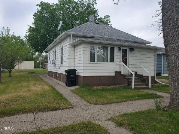 308 NE 1st St, Linton, ND 58552