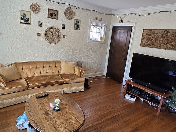 3rd image of 3247 N Bartlett Ave #3