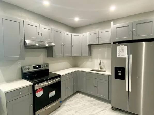 93 Dakota St, Dorchester, MA 02124
